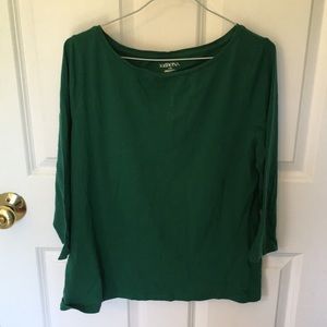 Green three-quarter length sleeve shirt